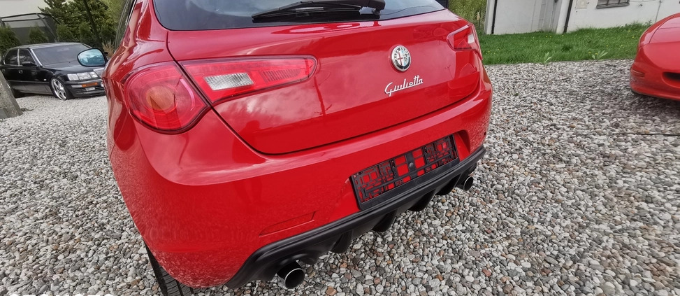 Alfa Romeo Giulietta cena 26900 przebieg: 221030, rok produkcji 2011 z Wołów małe 781